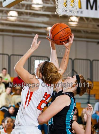 Thumbnail 2 in Pasadena Memorial vs La Porte (McDonald's Texas Invitational) photogallery.