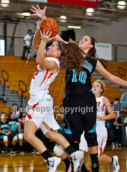 Thumbnail 1 in Pasadena Memorial vs La Porte (McDonald's Texas Invitational) photogallery.