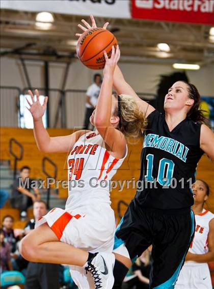 Thumbnail 2 in Pasadena Memorial vs La Porte (McDonald's Texas Invitational) photogallery.