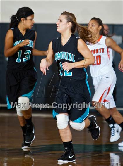 Thumbnail 1 in Pasadena Memorial vs La Porte (McDonald's Texas Invitational) photogallery.