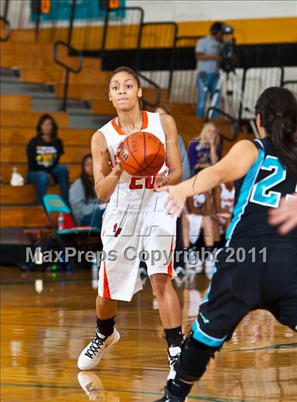 Thumbnail 1 in Pasadena Memorial vs La Porte (McDonald's Texas Invitational) photogallery.