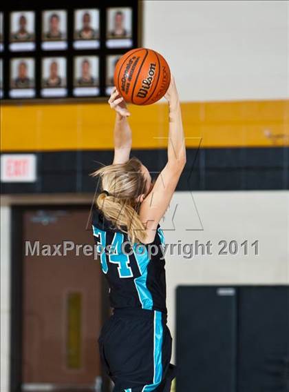 Thumbnail 3 in Pasadena Memorial vs La Porte (McDonald's Texas Invitational) photogallery.