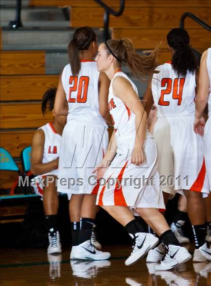 Thumbnail 2 in Pasadena Memorial vs La Porte (McDonald's Texas Invitational) photogallery.