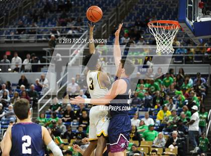 Thumbnail 3 in St. Thomas More vs. De La Salle (LHSAA 3A/4A Marsh Madness Final) photogallery.