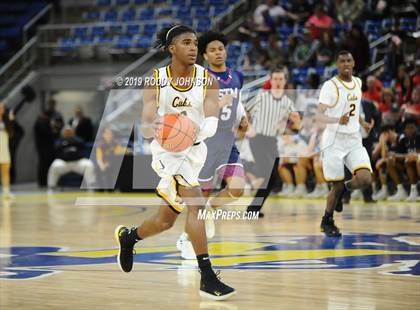 Thumbnail 3 in St. Thomas More vs. De La Salle (LHSAA 3A/4A Marsh Madness Final) photogallery.