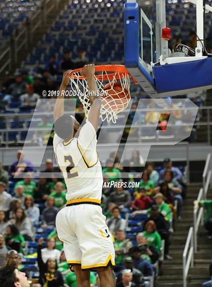 Thumbnail 2 in St. Thomas More vs. De La Salle (LHSAA 3A/4A Marsh Madness Final) photogallery.