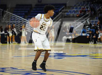 Thumbnail 3 in St. Thomas More vs. De La Salle (LHSAA 3A/4A Marsh Madness Final) photogallery.