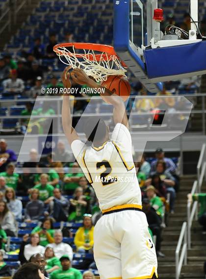 Thumbnail 3 in St. Thomas More vs. De La Salle (LHSAA 3A/4A Marsh Madness Final) photogallery.