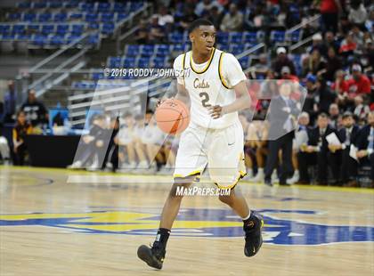 Thumbnail 1 in St. Thomas More vs. De La Salle (LHSAA 3A/4A Marsh Madness Final) photogallery.