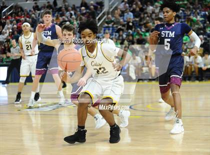 Thumbnail 2 in St. Thomas More vs. De La Salle (LHSAA 3A/4A Marsh Madness Final) photogallery.