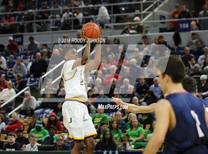 Thumbnail 3 in St. Thomas More vs. De La Salle (LHSAA 3A/4A Marsh Madness Final) photogallery.