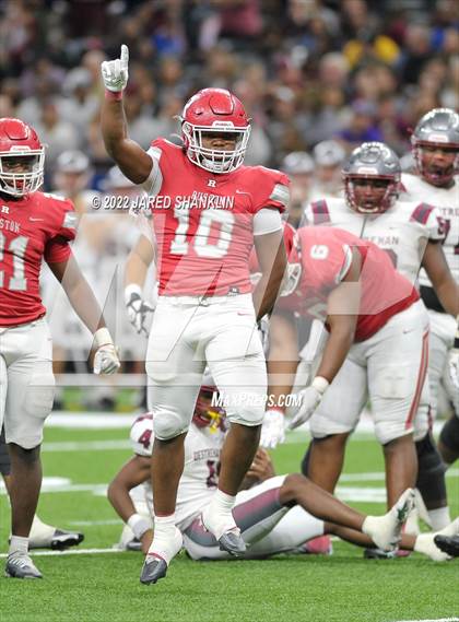 Thumbnail 2 in Ruston vs. Destrehan(LHSAA Division I Non-Select Final) photogallery.
