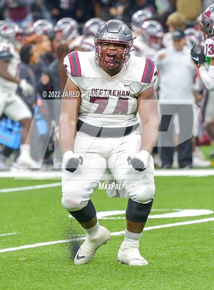 Thumbnail 1 in Ruston vs. Destrehan(LHSAA Division I Non-Select Final) photogallery.