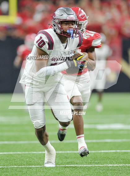 Thumbnail 2 in Ruston vs. Destrehan(LHSAA Division I Non-Select Final) photogallery.