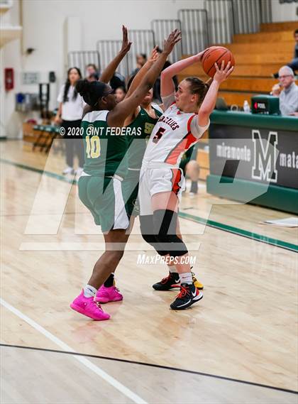 Thumbnail 1 in California vs. St. Patrick-St. Vincent (Contra Costa Challenge) photogallery.