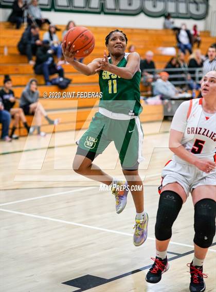 Thumbnail 1 in California vs. St. Patrick-St. Vincent (Contra Costa Challenge) photogallery.