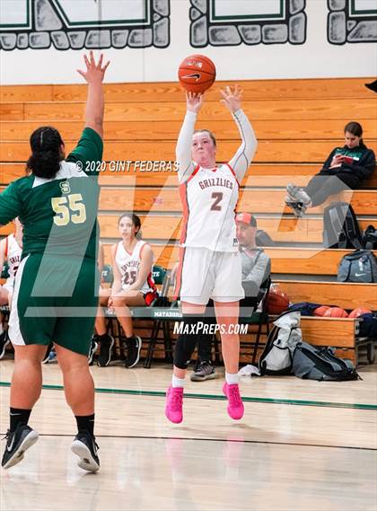 Thumbnail 2 in California vs. St. Patrick-St. Vincent (Contra Costa Challenge) photogallery.