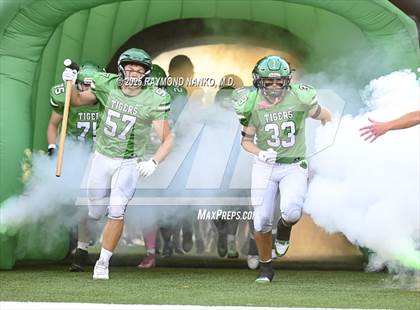 Thumbnail 1 in New Castle @ Yorktown photogallery.