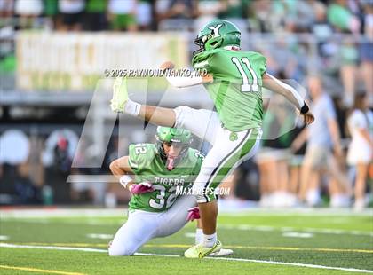 Thumbnail 1 in New Castle @ Yorktown photogallery.