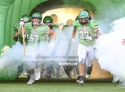 Thumbnail 3 in New Castle @ Yorktown photogallery.