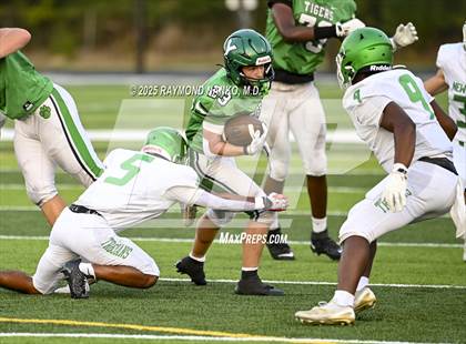 Thumbnail 2 in New Castle @ Yorktown photogallery.