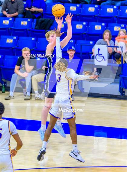 Thumbnail 3 in Dumas vs Rector (Atlas Asphalt Holiday Classic) photogallery.
