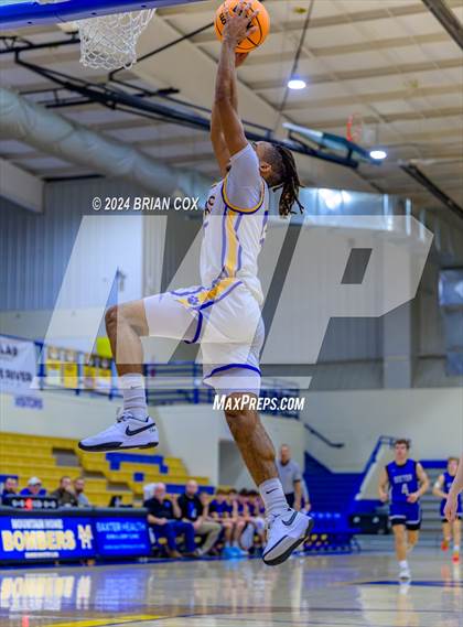 Thumbnail 2 in Dumas vs Rector (Atlas Asphalt Holiday Classic) photogallery.