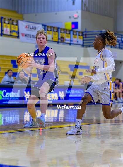 Thumbnail 2 in Dumas vs Rector (Atlas Asphalt Holiday Classic) photogallery.