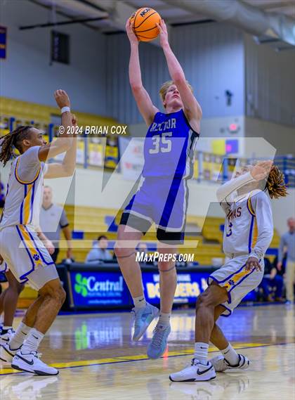 Thumbnail 1 in Dumas vs Rector (Atlas Asphalt Holiday Classic) photogallery.