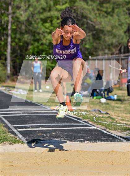 Thumbnail 1 in Apex Lions' Relays photogallery.