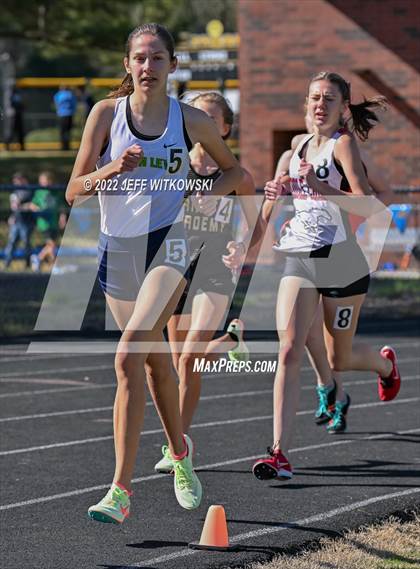 Thumbnail 1 in Apex Lions' Relays photogallery.
