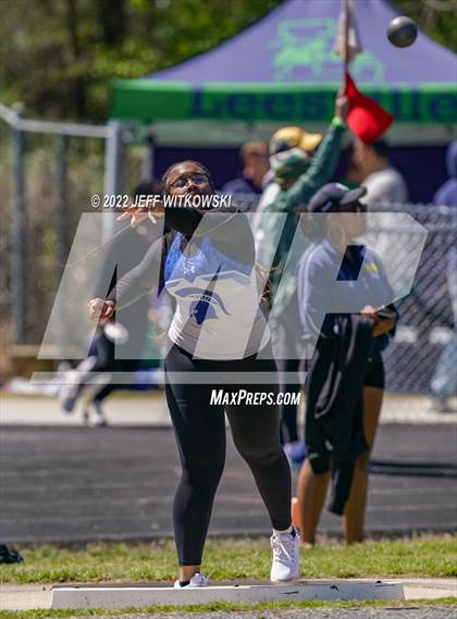 Thumbnail 1 in Apex Lions' Relays photogallery.