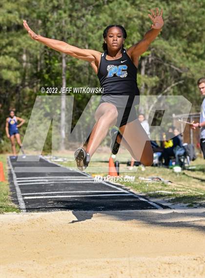 Thumbnail 1 in Apex Lions' Relays photogallery.