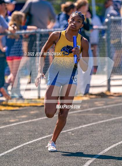 Thumbnail 3 in Apex Lions' Relays photogallery.