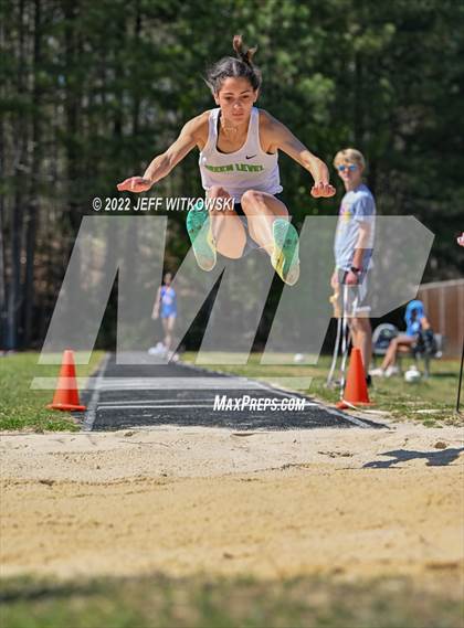 Thumbnail 2 in Apex Lions' Relays photogallery.