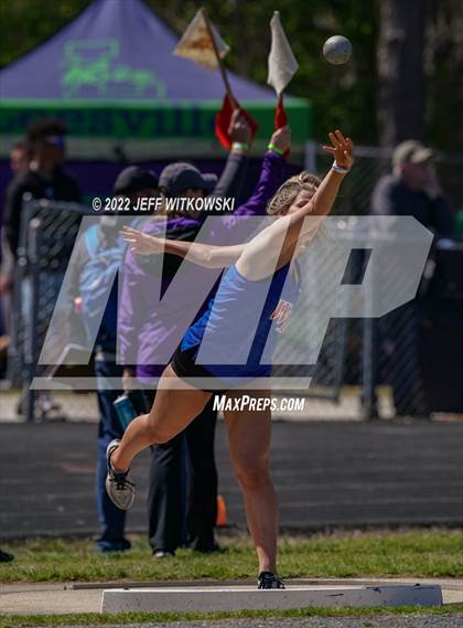 Thumbnail 2 in Apex Lions' Relays photogallery.