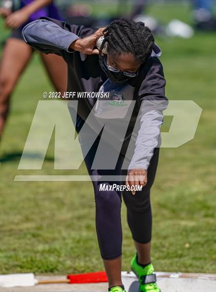 Thumbnail 1 in Apex Lions' Relays photogallery.