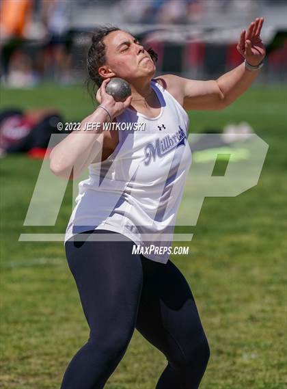 Thumbnail 3 in Apex Lions' Relays photogallery.