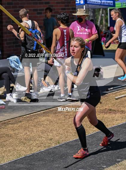 Thumbnail 3 in Apex Lions' Relays photogallery.