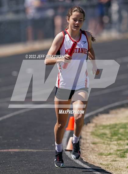 Thumbnail 3 in Apex Lions' Relays photogallery.