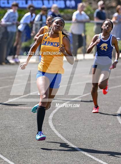 Thumbnail 2 in Apex Lions' Relays photogallery.