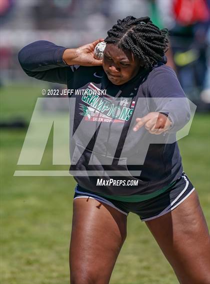 Thumbnail 1 in Apex Lions' Relays photogallery.