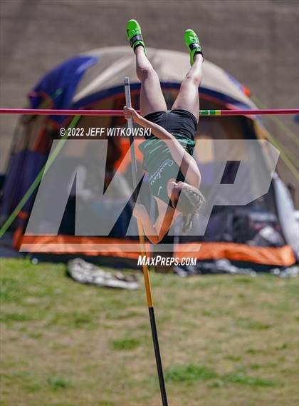 Thumbnail 1 in Apex Lions' Relays photogallery.