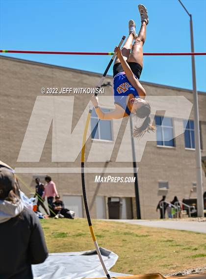 Thumbnail 3 in Apex Lions' Relays photogallery.