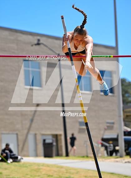 Thumbnail 2 in Apex Lions' Relays photogallery.