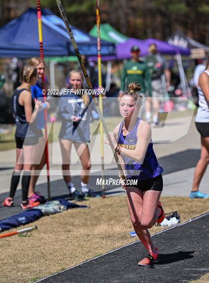 Thumbnail 3 in Apex Lions' Relays photogallery.