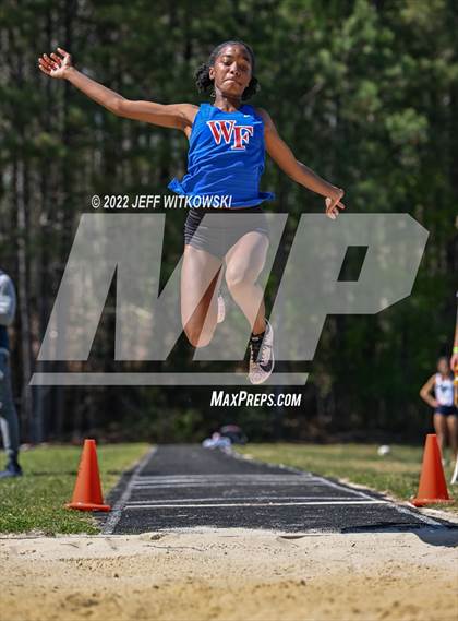 Thumbnail 1 in Apex Lions' Relays photogallery.