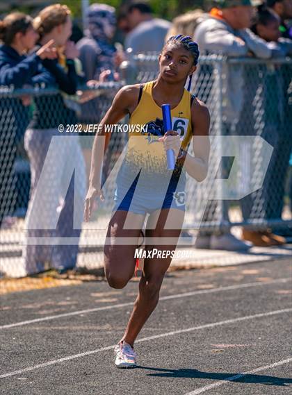 Thumbnail 1 in Apex Lions' Relays photogallery.