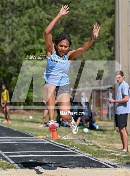 Thumbnail 3 in Apex Lions' Relays photogallery.
