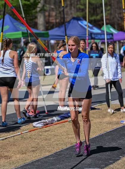 Thumbnail 1 in Apex Lions' Relays photogallery.